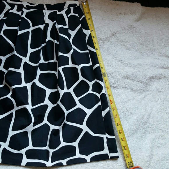 Michael Michael Kors animal print 2 pocket size 2 - Picture 2 of 5